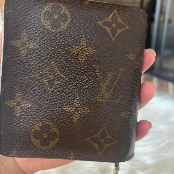 Louis Vuitton Monogram Wallet - Picture 2 of 16